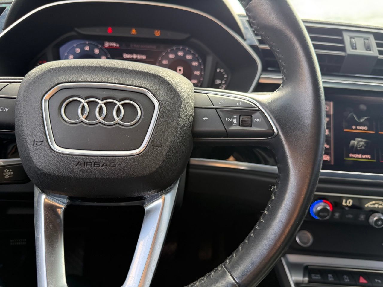 Used 2020 Audi Q3 2.0T Premium Plus w/ Premium Plus Package AWD/4WD image 19
