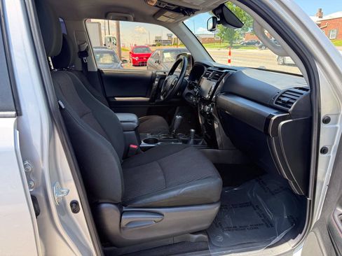 Used 2020 Toyota 4Runner TRD Off-Road AWD/4WD image 8