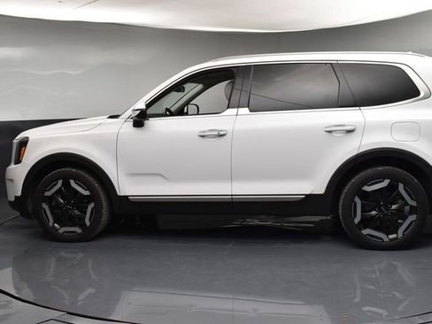 Used 2023 Kia Telluride S w/ S Sunroof Package image 5
