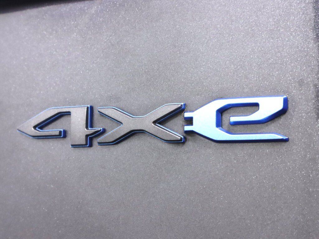 Used 2024 Jeep Wrangler Unlimited w/ Convenience Group AWD/4WD image 40