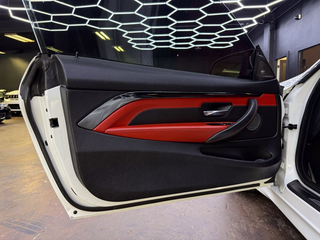 Used 2018 BMW M4 Coupe RWD image 12