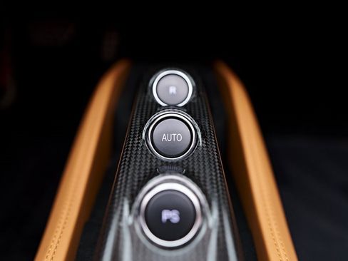 Used 2022 Ferrari F8 Tributo image 86