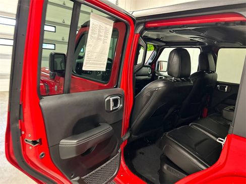 Used 2022 Jeep Wrangler Unlimited Sahara w/ Cold Weather Group image 31