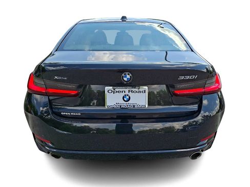 Used 2023 BMW 330i xDrive Sedan w/ Premium Package AWD/4WD image 5