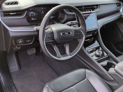 Certified 2024 Jeep Grand Cherokee L Limited w/ Luxury Tech Group II image 11