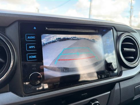 Used 2018 Toyota Tacoma TRD Off-Road AWD/4WD image 26