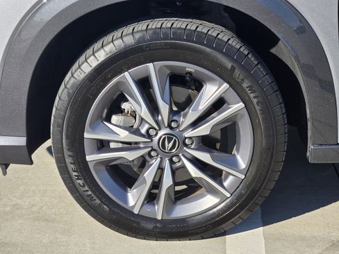 Certified 2025 Acura ADX Base image 11