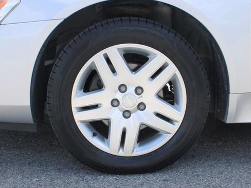 Used 2013 Chevrolet Impala LT w/ LT Sunroof Package FWD image 28
