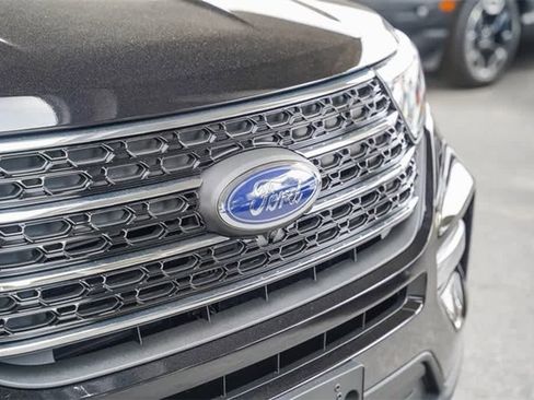 New 2024 Ford Explorer XLT w/ Equipment Group 202A image 5