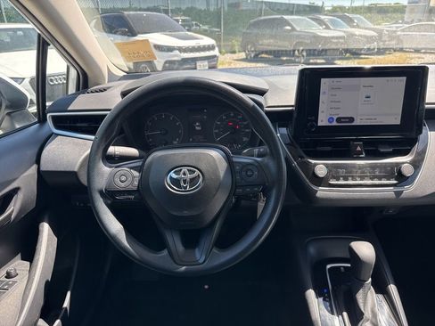 Used 2025 Toyota Corolla LE FWD image 15