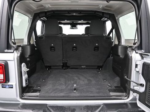 Used 2024 Jeep Wrangler Unlimited Rubicon AWD/4WD image 31
