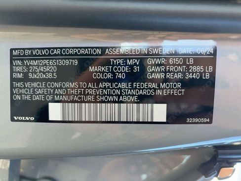 Used 2025 Volvo XC90 B5 Plus image 21