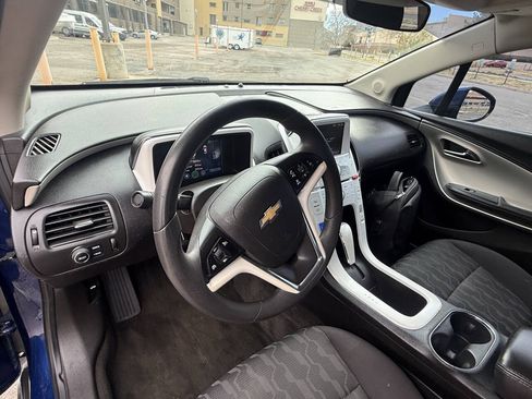 Used 2013 Chevrolet Volt FWD image 12