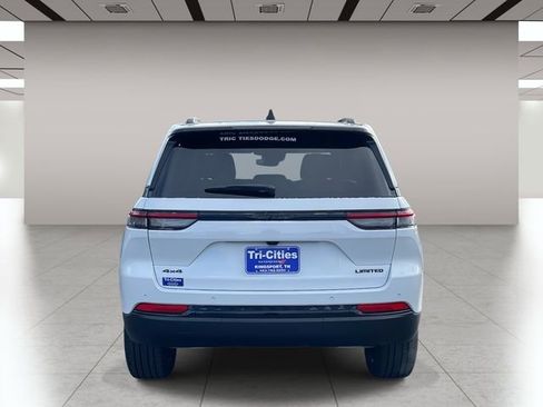 New 2025 Jeep Grand Cherokee Limited w/ Black Appearance Package image 4