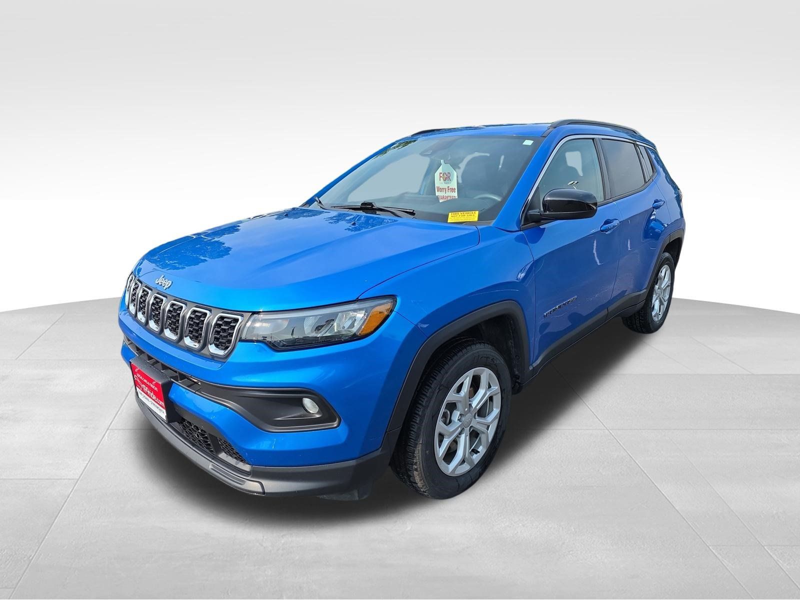 Used 2024 Jeep Compass Latitude AWD/4WD image 1