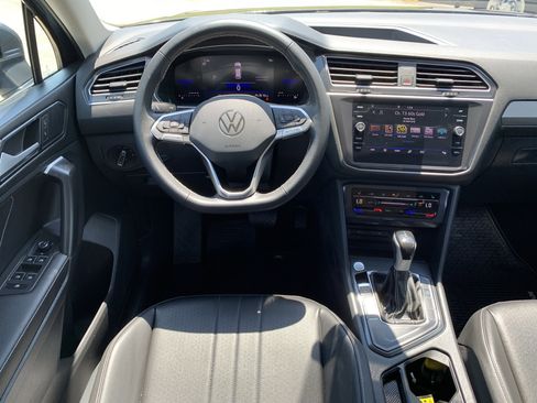 Used 2023 Volkswagen Tiguan SE FWD image 28