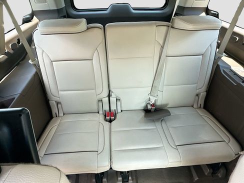 Used 2022 GMC Yukon XL Denali w/ Advanced Technology Package AWD/4WD image 29