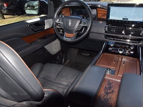 Used 2023 Lincoln Navigator L Black Label image 16