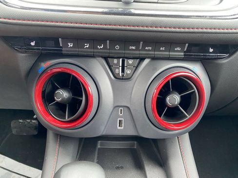 Used 2025 Chevrolet Blazer RS FWD image 22
