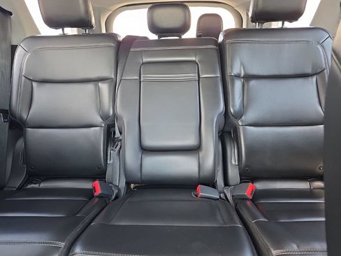 Used 2021 Ford Explorer XLT w/ Equipment Group 202A AWD/4WD image 20