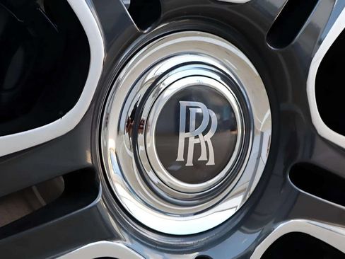 Used 2017 Rolls-Royce Ghost RWD image 18