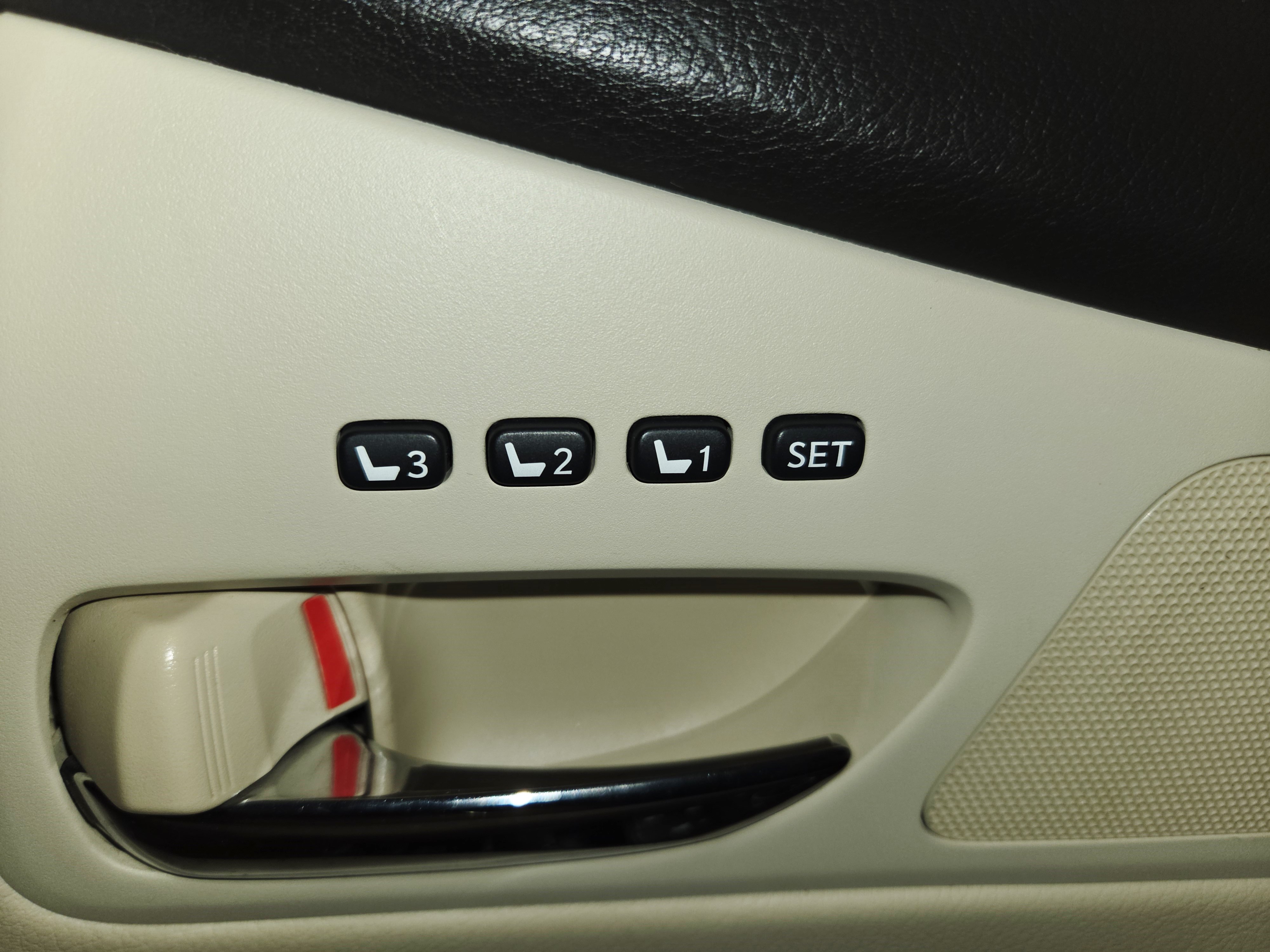 Used 2013 Lexus RX 450h FWD w/ Navigation Pkg image 41