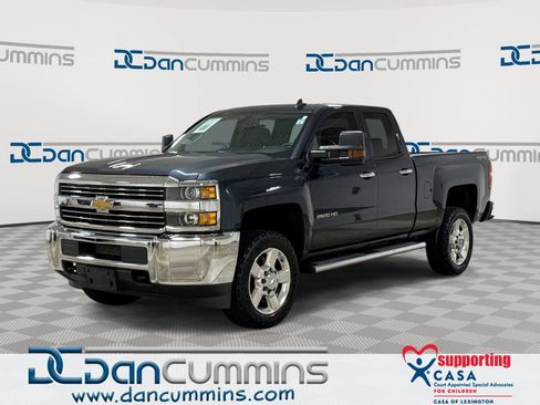 Used 2017 Chevrolet Silverado 2500 W/T AWD/4WD image 1