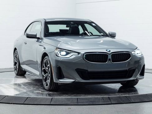 Certified 2025 BMW 230i xDrive Coupe w/ Premium Package image 4