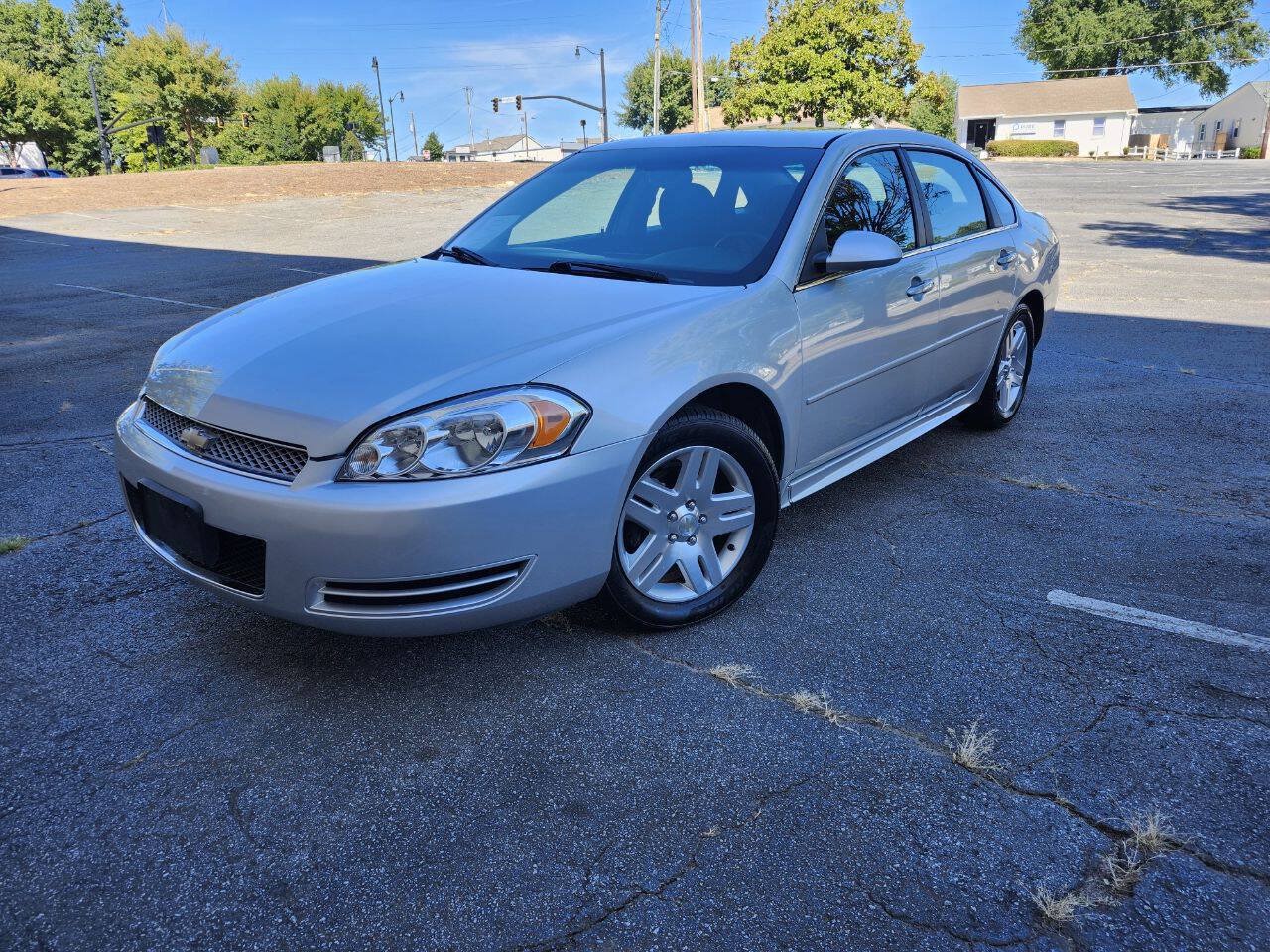 Used 2014 Chevrolet Impala LT w/ LT Sunroof Package FWD image 3