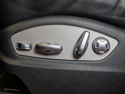 Used 2025 Porsche Macan image 21