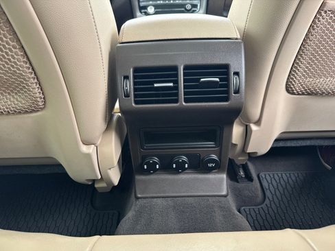 Used 2017 Jaguar F-PACE Prestige image 29