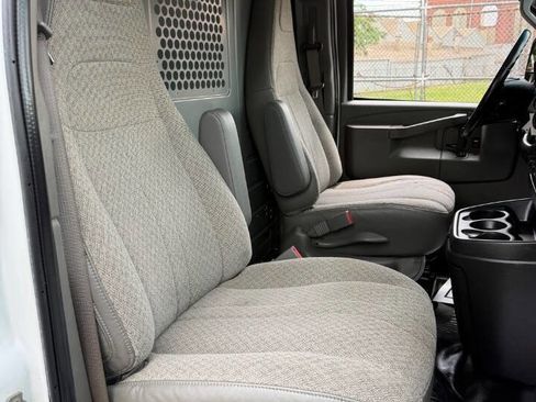 Used 2022 Chevrolet Express 2500 w/ Driver Convenience Package RWD image 15