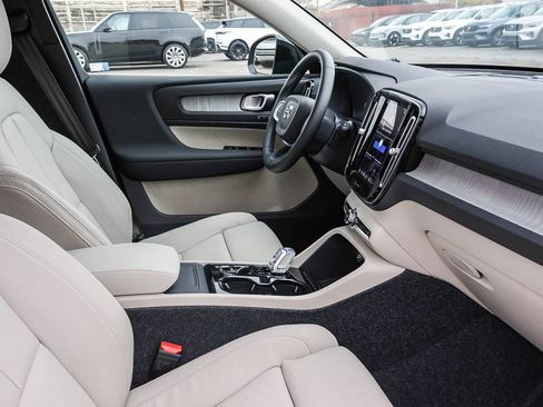 New 2026 Volvo XC40 B5 Plus w/ Protection Package Premier AWD/4WD image 18