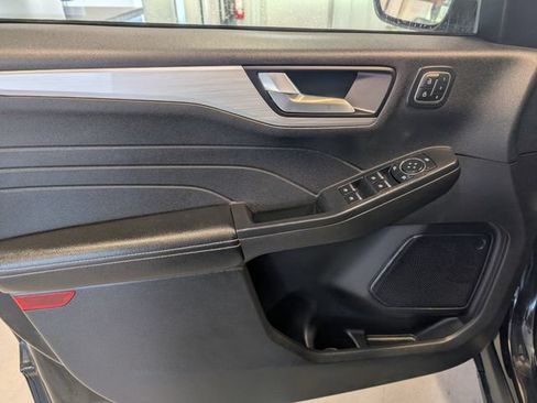 Certified 2024 Ford Escape Platinum AWD/4WD image 13