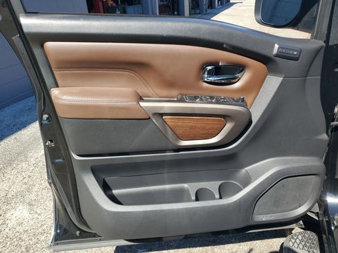 Used 2020 Nissan Titan Platinum Reserve w/ Moonroof Package AWD/4WD image 7