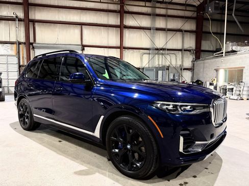 Used 2021 BMW X7 xDrive40i w/ Premium Package AWD/4WD image 2