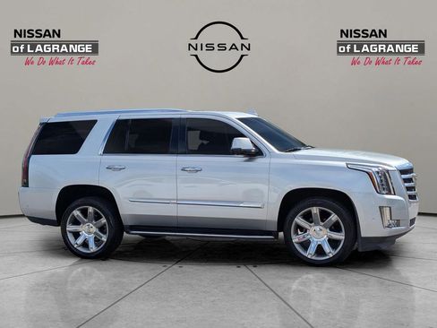 Used 2019 Cadillac Escalade Luxury image 4