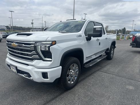 New 2026 Chevrolet Silverado 2500 High Country w/ High Country Premium Package AWD/4WD image 3