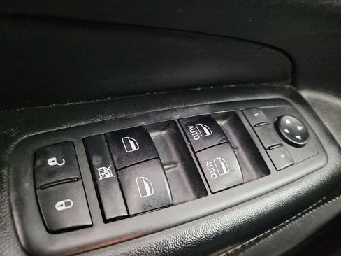 Used 2018 Jeep Grand Cherokee Limited image 27