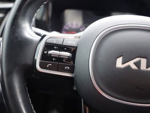 Certified 2022 Kia Sorento SX image 29