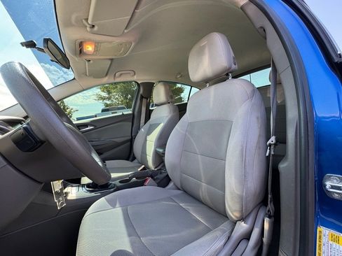 Used 2017 Chevrolet Cruze LT image 14