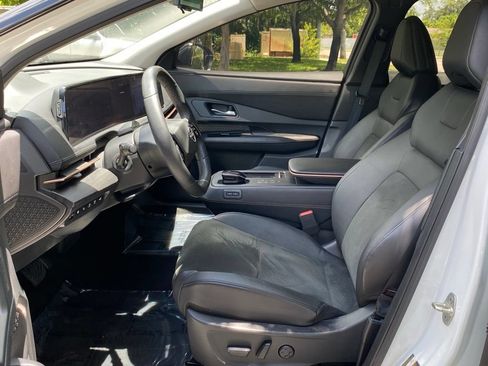 Used 2023 Nissan Ariya FWD image 16
