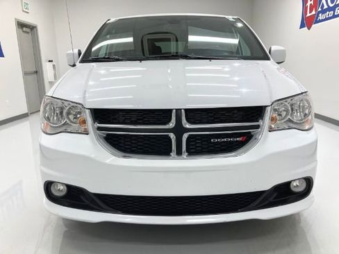 Used 2019 Dodge Grand Caravan SXT image 6