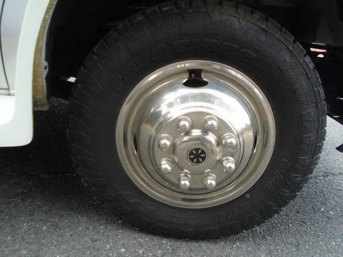 Used 2017 Ford E-450 and Econoline 450 Super Duty w/ Motorhome Prep Package image 32