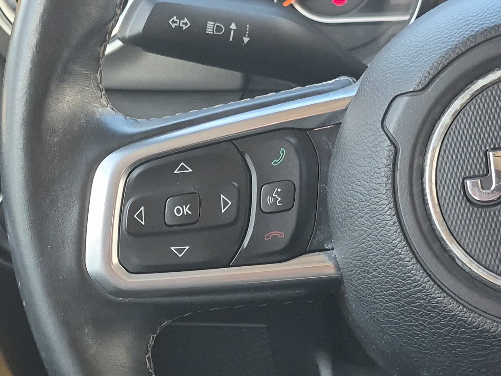 Used 2019 Jeep Wrangler Unlimited Sahara AWD/4WD image 18