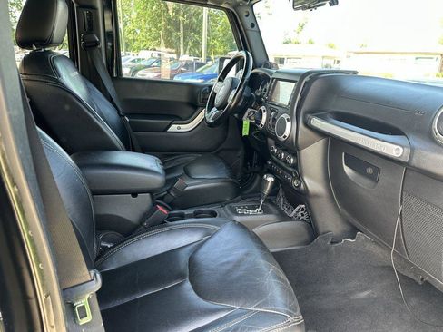Used 2014 Jeep Wrangler Unlimited Rubicon AWD/4WD image 12