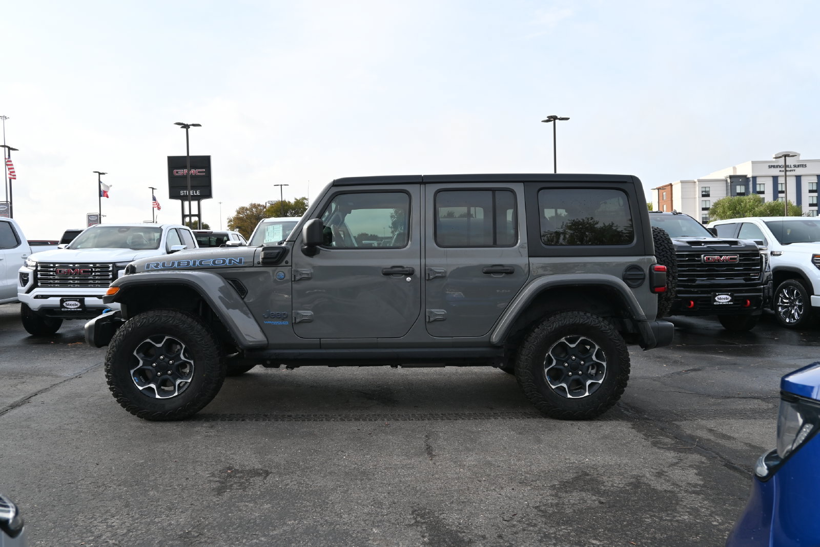 Used 2022 Jeep Wrangler Unlimited Rubicon 4xe w/ Cold Weather Group AWD/4WD image 4