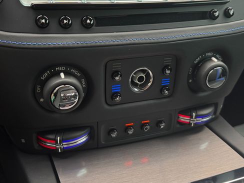 Used 2016 Rolls-Royce Wraith RWD image 69