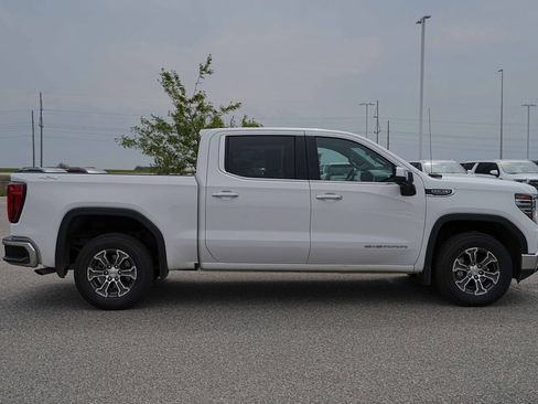Used 2025 GMC Sierra 1500 SLT AWD/4WD image 5
