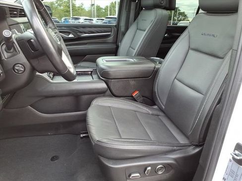 Used 2024 GMC Yukon XL Denali w/ Advanced Technology Package AWD/4WD image 6
